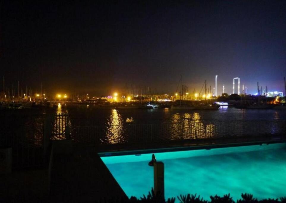 Appartement Avec Balcon, Vue Mer, Piscine, Parking Agde Esterno foto